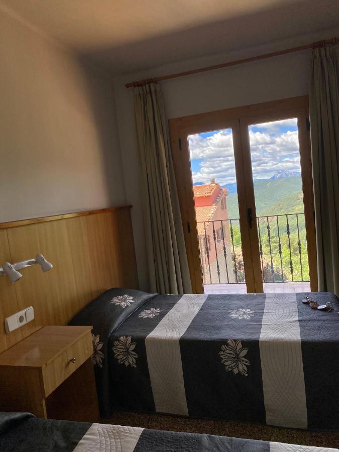 Hostal Alt Llobregat Castellar De N'Hug Eksteriør bilde