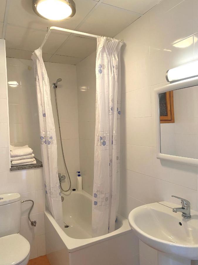 Hostal Alt Llobregat Castellar De N'Hug Eksteriør bilde