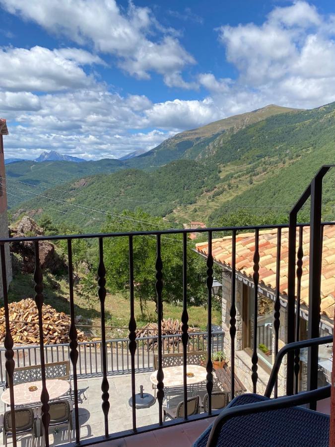 Hostal Alt Llobregat Castellar De N'Hug Eksteriør bilde