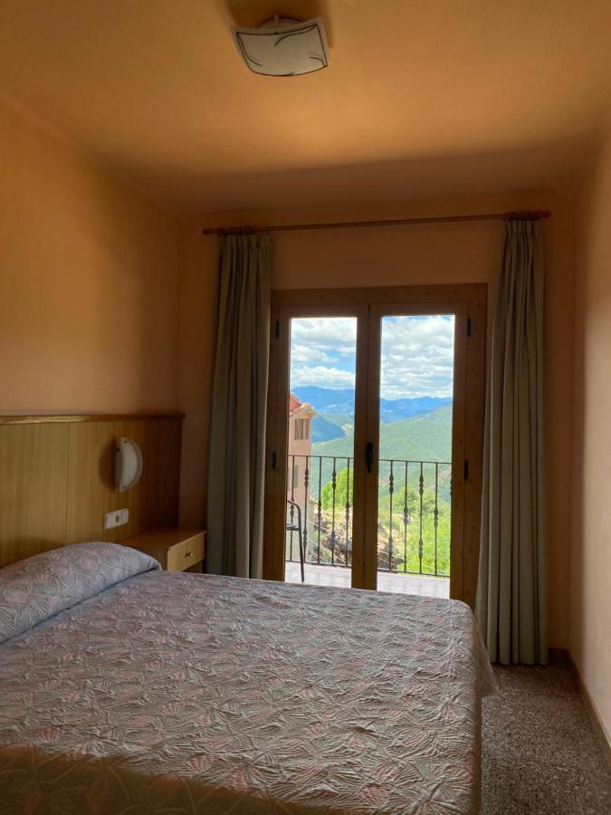 Hostal Alt Llobregat Castellar De N'Hug Eksteriør bilde